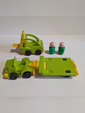 Fisher Price #944 Lift And Load Lumber Yard  Vehicles And Figures Vtg 1970's